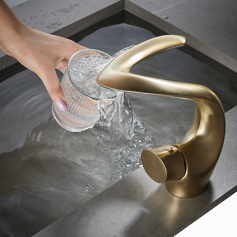 Luxury Brass Bathroom Faucet Hot Cold Water Washbasin Taps Deck Mounted Creative Vintage Sink Tap for Bathrooms