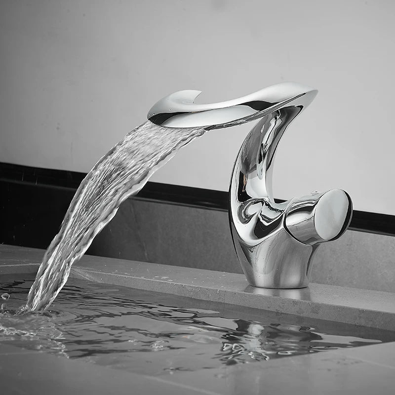 Luxury Brass Bathroom Faucet Hot Cold Water Washbasin Taps Deck Mounted Creative Vintage Sink Tap for Bathrooms